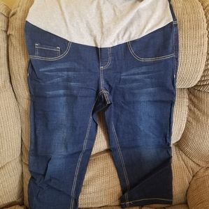 Maternity Capris